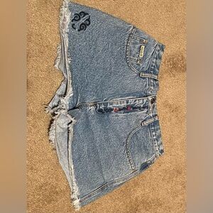 Size 7/8 Zana•Di vintage jean shorts